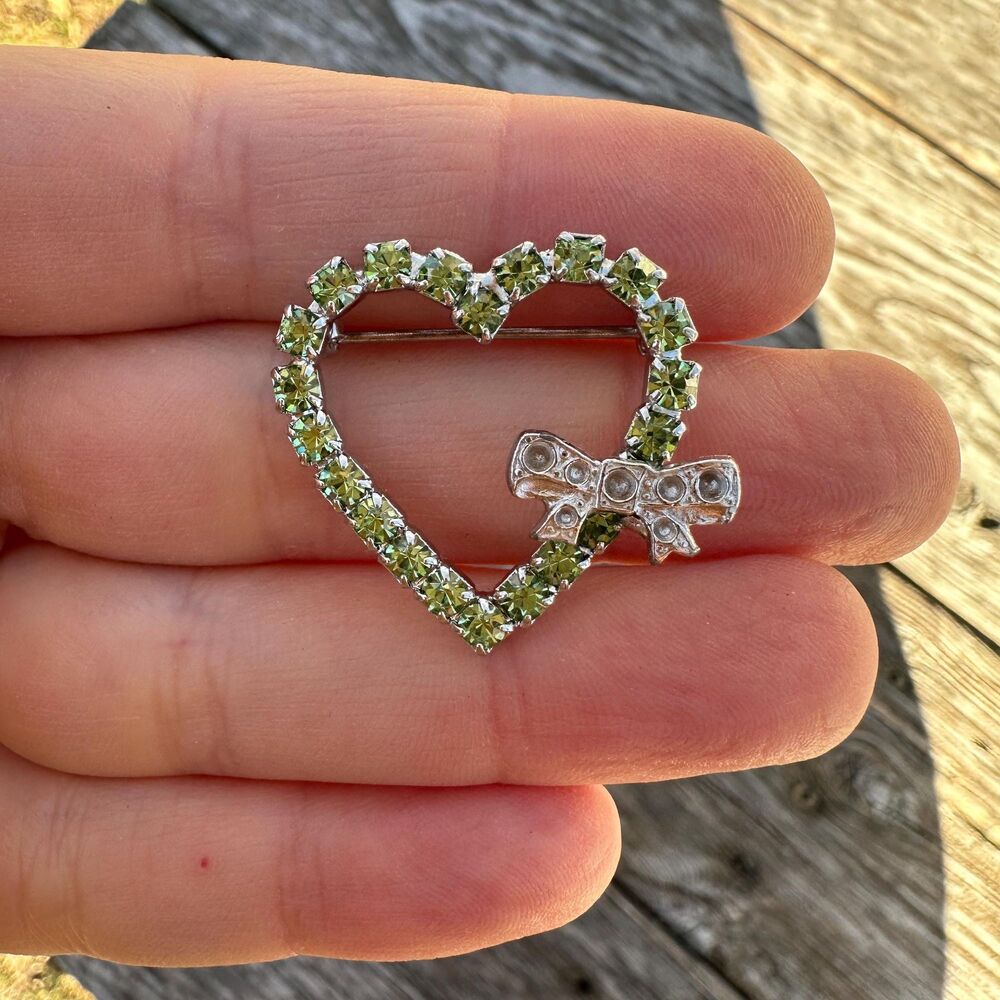 Vintage Jewelry Green Rhinstone Heart Rhinestone Brooch Pin